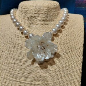 collar flor de luz